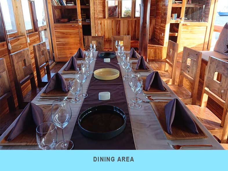 sailing-komodo-gamara-dining