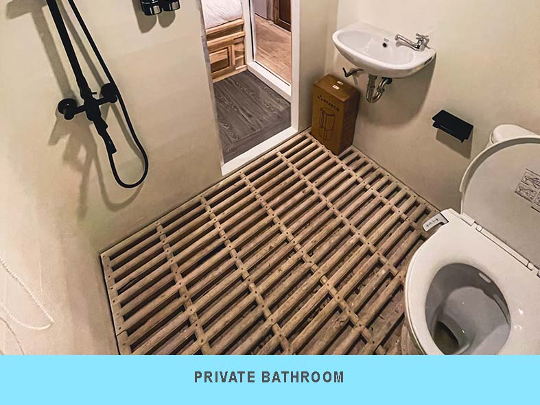 sailing-komodo-sea-familia-bathroom