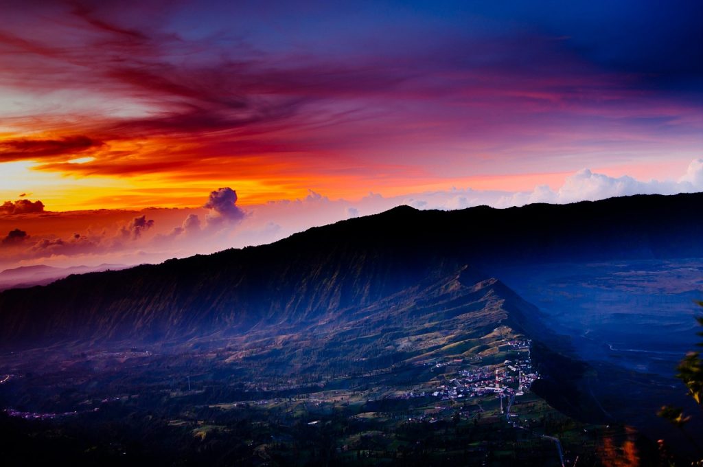 Open Trip Bromo: Tips Outfit dan Fotografi Saat Berburu Sunrise
